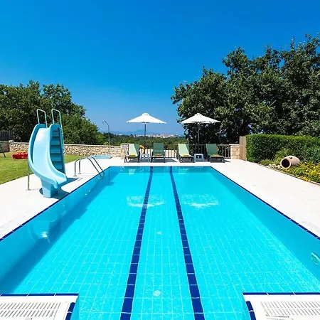Acorn Villa *
