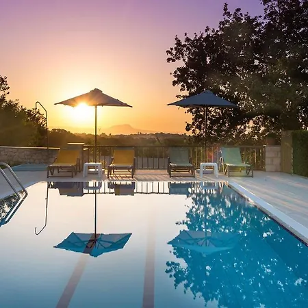 Acorn Villa