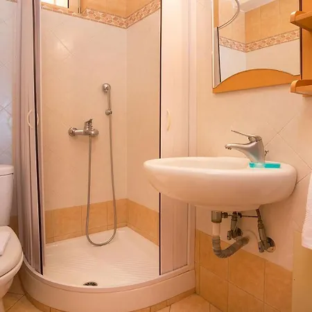 Acorn Villa *