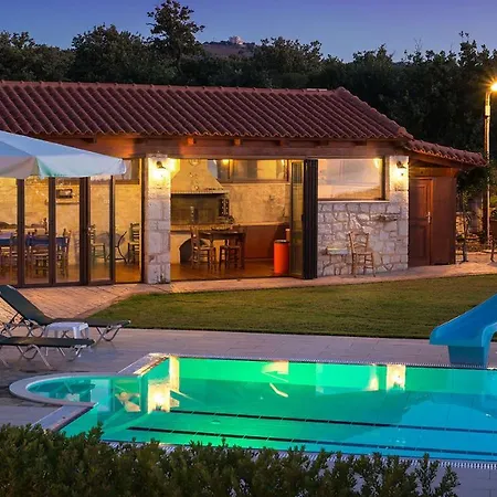 Acorn Villa *