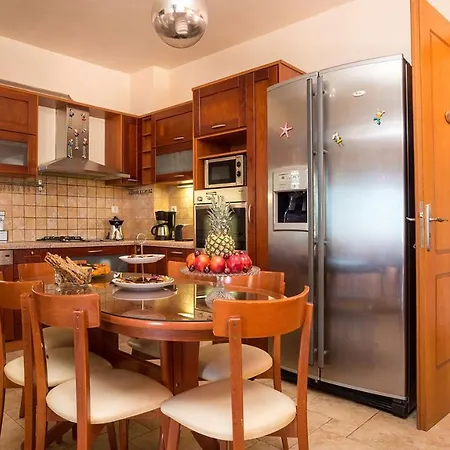 Acorn Villa *