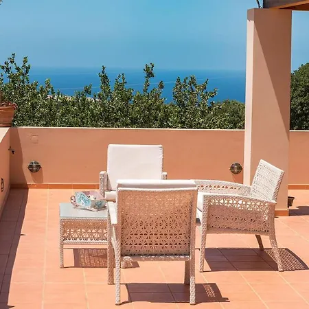 Acorn Villa