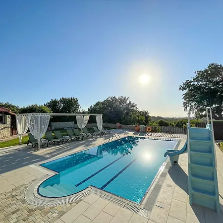 Villa Acorn *